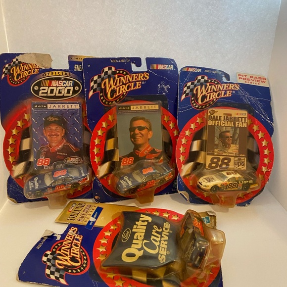 NASCAR Winner’s Circle 2000 Dale Jarrett - Dice-cast Car - 4 - Picture 1 of 5